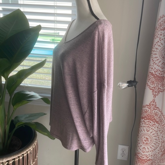 Oversized rose pink vneck sweater - Picture 3 of 3
